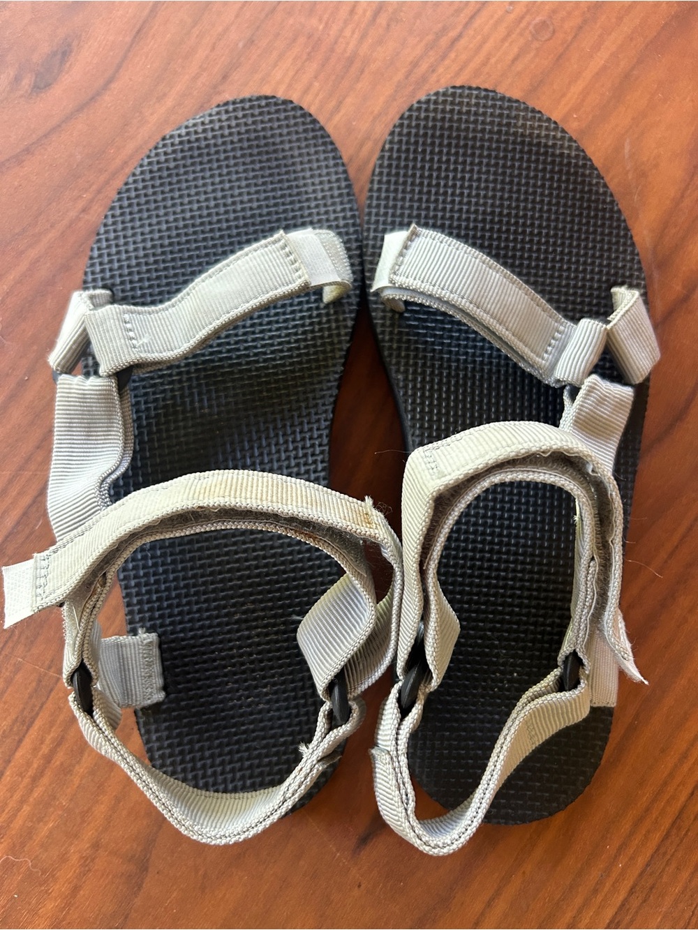 Teva Women’s 7 Neutral Gray Outdoor Sandals - Adjustable Straps